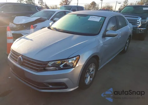 2016 Volkswagen Passat 1.8T S z USA, uszkodzony, nr VIN 1VWAT7A3XGC050780